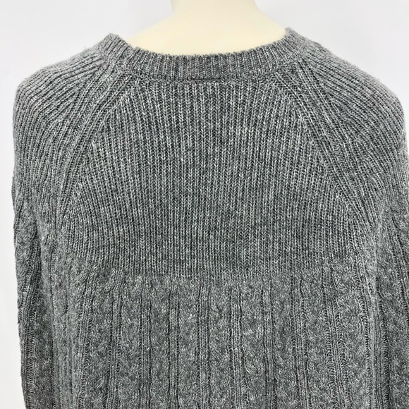 Women’s O/S Gray Cable Knit Sweater  Poncho Acrylic Modern Fit Pullover - Picture 9 of 10
